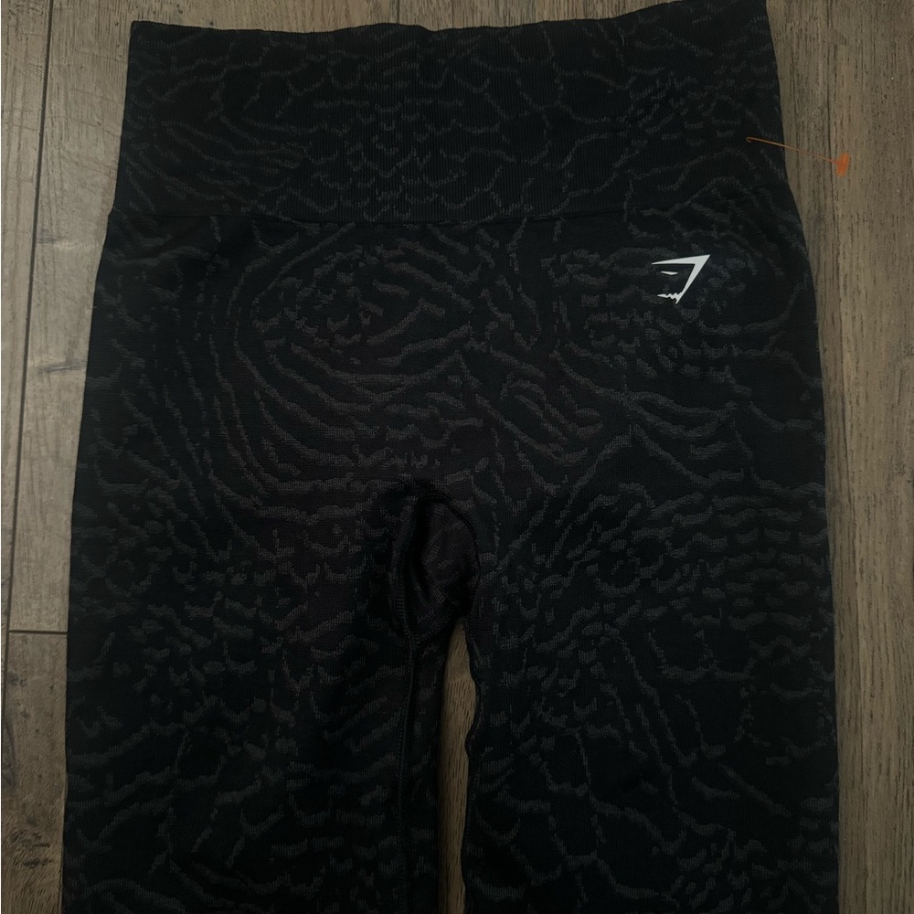 Gym shark animal print biker shorts